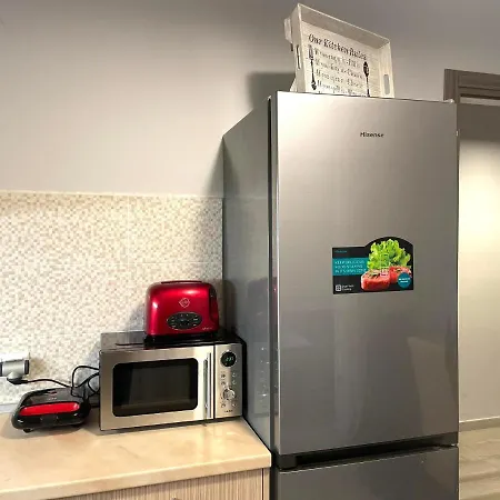 Nikolas カヴァラ